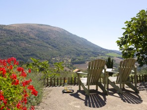 2 Bedroom Family Friendly Farmhouse Apartments with Pool and Large Grounds in Umbria, Italy